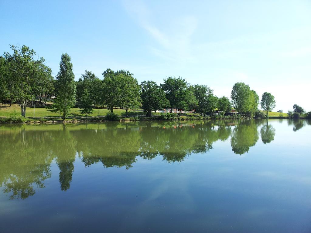 Lac De Cancon Exterior photo